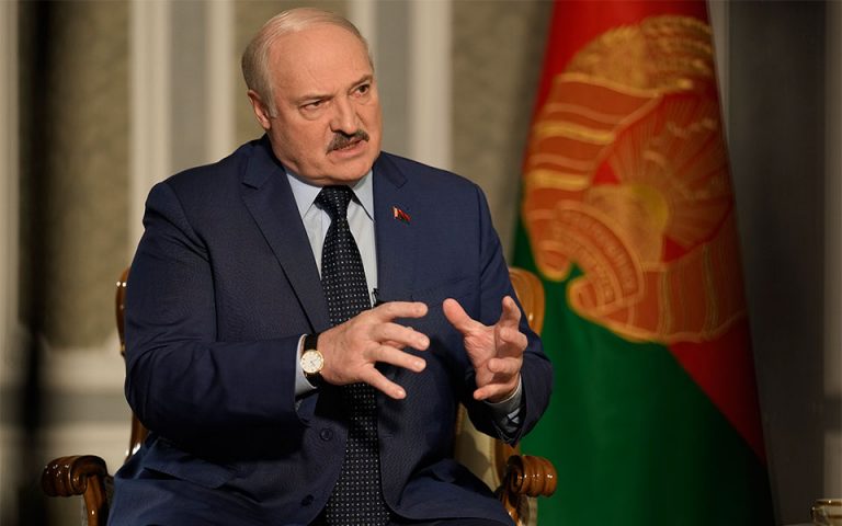 Λευκορωσία: Ο Λουκασένκο διαψεύδει τις φήμες περί σοβαρής ασθενείας του
