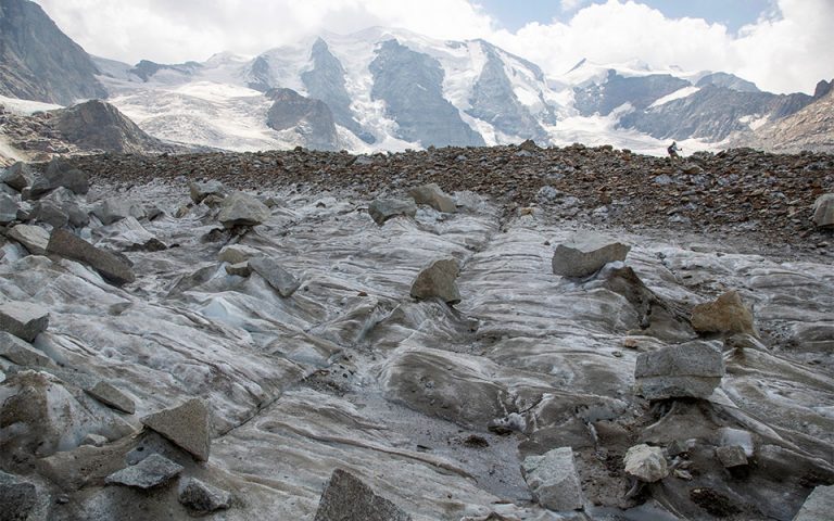 Έρευνα: Ο όγκος των ελβετικών παγετώνων μειώθηκε κατά 50% από το 1931