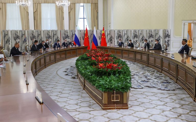 Ουζμπεκιστάν: Συνάντηση Βλαντιμίρ Πούτιν – Σι Τζινπίνγκ με μηνύματα προς τη Δύση