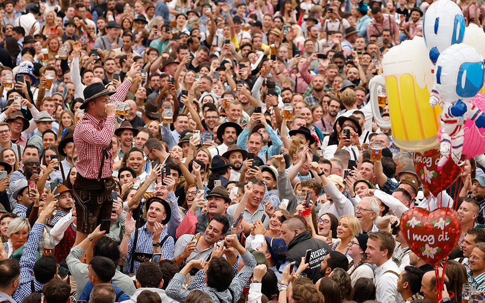 Γερμανία: Το Oktoberfest επέστρεψε έπειτα από δύο χρόνια πανδημίας-3