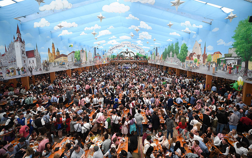 Γερμανία: Το Oktoberfest επέστρεψε έπειτα από δύο χρόνια πανδημίας-2