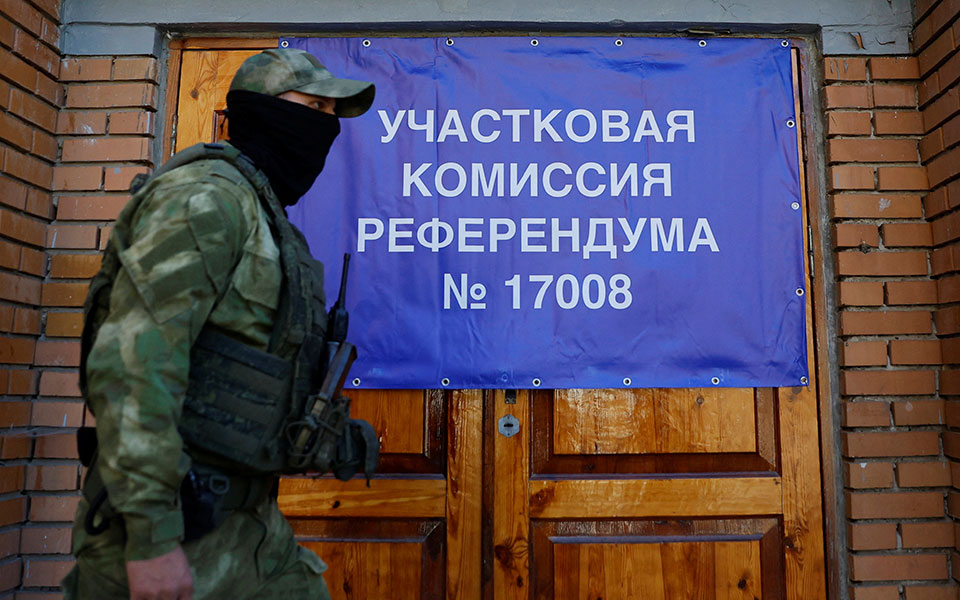  Άρχισαν τα «δημοψηφίσματα» σε κατεχόμενες περιοχές, εν μέσω αντιδράσεων και ρωσικών απειλών-1
