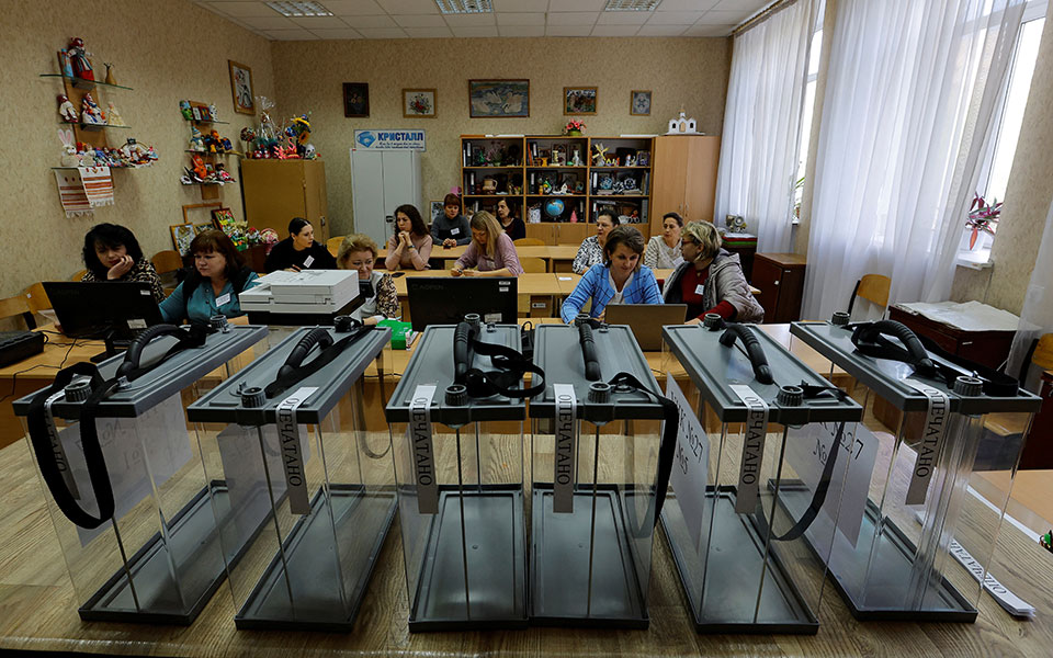 Ουκρανία: Άρχισαν τα «δημοψηφίσματα» σε κατεχόμενες περιοχές, εν μέσω αντιδράσεων και ρωσικών απειλών-2