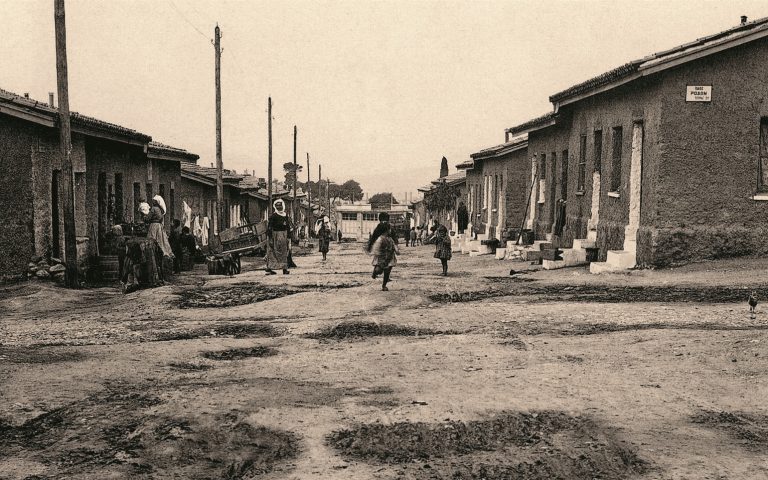 «1922»: Οι πρόσφυγες άλλαξαν Αθήνα και Θεσσαλονίκη