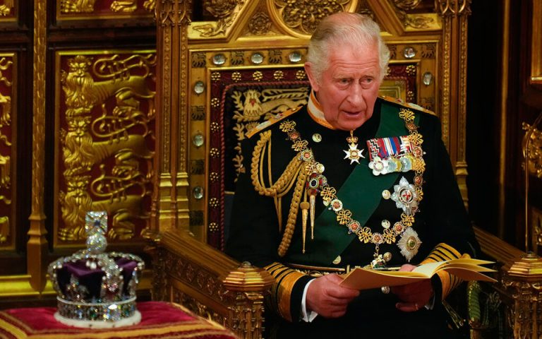 Βασιλιάς Κάρολος: Αποκαλύφθηκε το επίσημο μονόγραμμα, αργούν τα χαρτονομίσματα