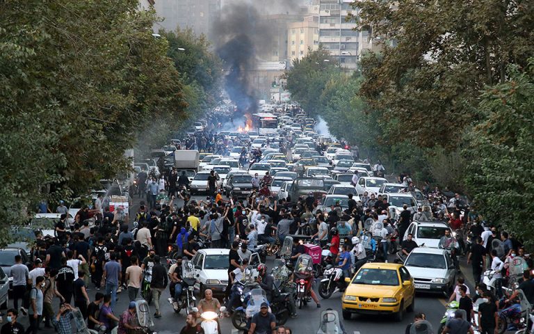 Ιράν: Τουλάχιστον 35 νεκροί έπειτα από μία εβδομάδα διαδηλώσεων