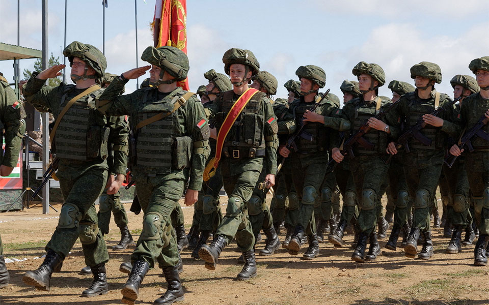 Ρωσία: Μεγάλης κλίμακας στρατιωτικά γυμνάσια με τη συμμετοχή της Κίνας (εικόνες – βίντεο)-3