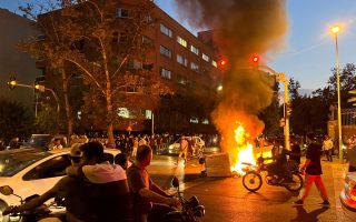 Ιράν: Τουλάχιστον 35 νεκροί έπειτα από μία εβδομάδα διαδηλώσεων-1