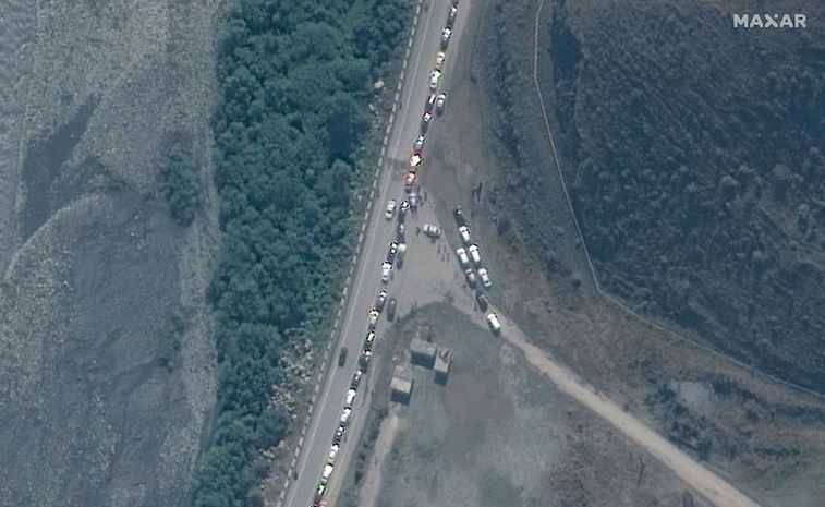 Ρωσία: Η επιστράτευση προκάλεσε ουρές χιλιομέτρων στα σύνορα – Φωτογραφίες από δορυφόρο-2