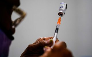 Οι συστάσεις της Επιτροπής Εμβολιασμών για τα επικαιροποιημένα εμβόλια – «Ναι» στην 5η δόση-1