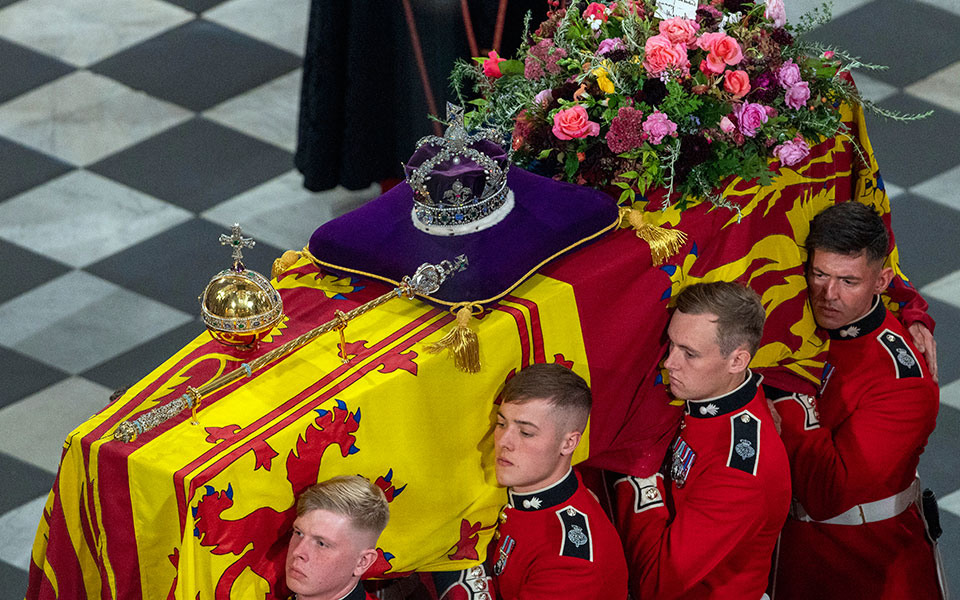 Queen Elizabeth: Brilliant ceremony for the last happy-16