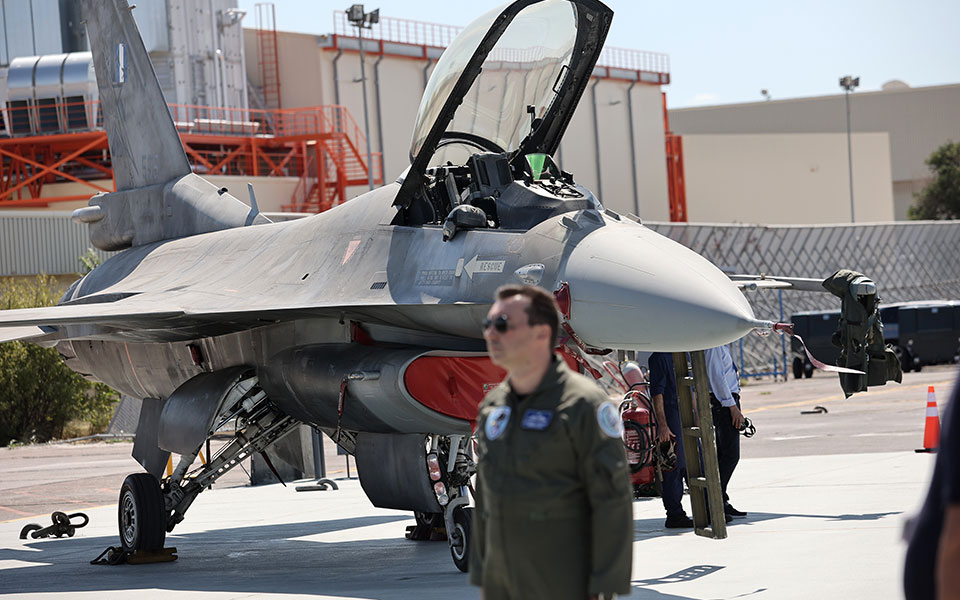 Εντάχθηκαν στην Πολεμική Αεροπορία τα πρώτα F-16 Viper (εικόνες)-3