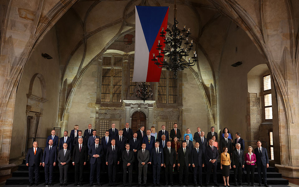 Ευρωπαϊκή Πολιτική Κοινότητα: Η Ε.Ε. και οι γείτονές της συνεδριάζουν στην Πράγα χωρίς τη Ρωσία