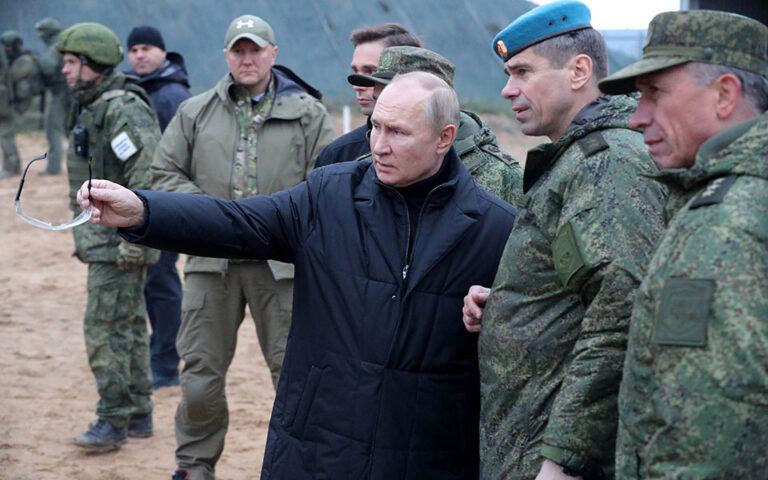 Ρωσία – Επιστράτευση: Ο Πούτιν επιθεώρησε στρατόπεδο στο Ριαζάν