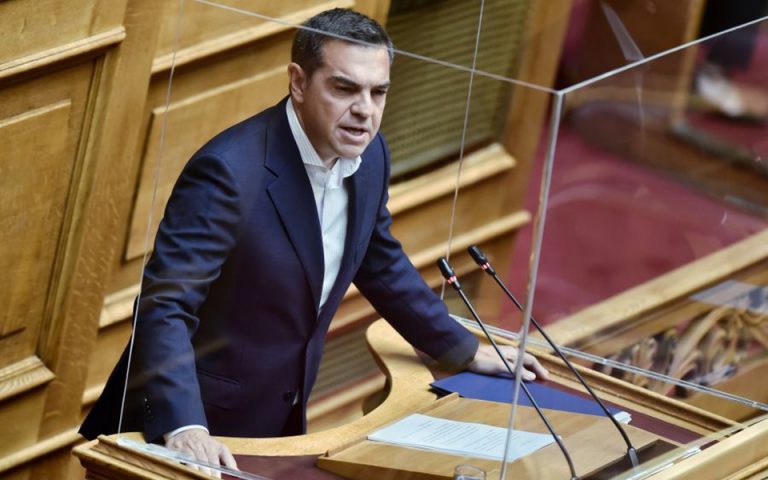 Τσίπρας στη Βουλή: Η ακρίβεια έχει το όνομα του πρωθυπουργού