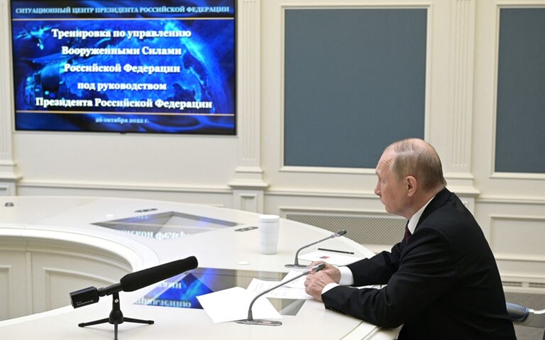 Ρωσία: Ο Πούτιν επιθεώρησε τα πυρηνικά του