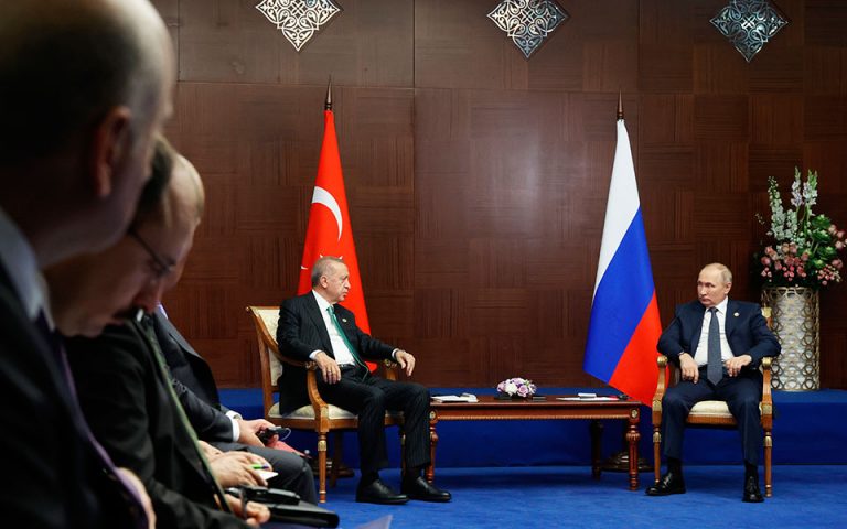 «Άνοιγμα» Ερντογάν σε Πούτιν για δεύτερο πυρηνικό σταθμό στην Τουρκία