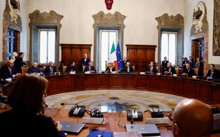 Ιταλία: Η πρώτη γυναίκα πρωθυπουργός επέλεξε «ανδρικό» υπουργικό συμβούλιο