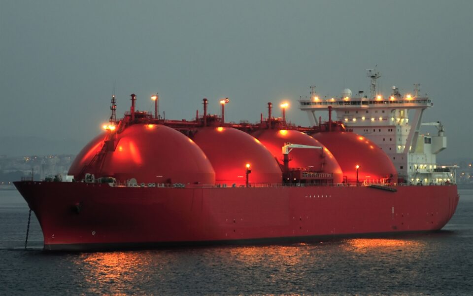 a2c3b36ec0313558859ee328bc52953d LNG carriers 4