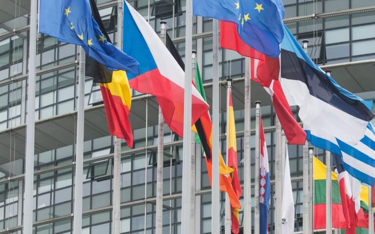Μυτιληναίος: «Απειλείται η ύπαρξη της ευρωπαϊκής βιομηχανίας»
