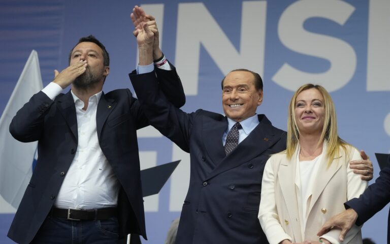 Ιταλία: Ο Μπερλουσκόνι ως ρυθμιστής της πολιτικής σκηνής