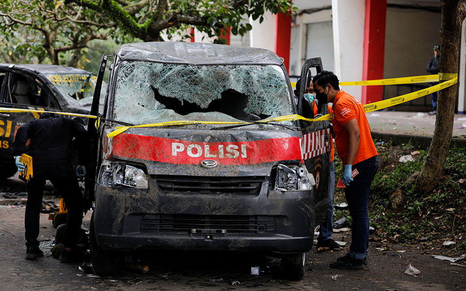 Ινδονησία: 174 νεκροί σε αιματηρά επεισόδια σε αγώνα ποδοσφαίρου-6