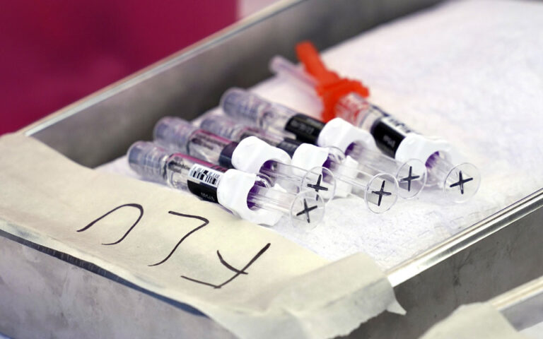 CDC: Η χειρότερη εποχή γρίπης τα τελευταία 13 χρόνια – Απαραίτητος ο εμβολιασμός