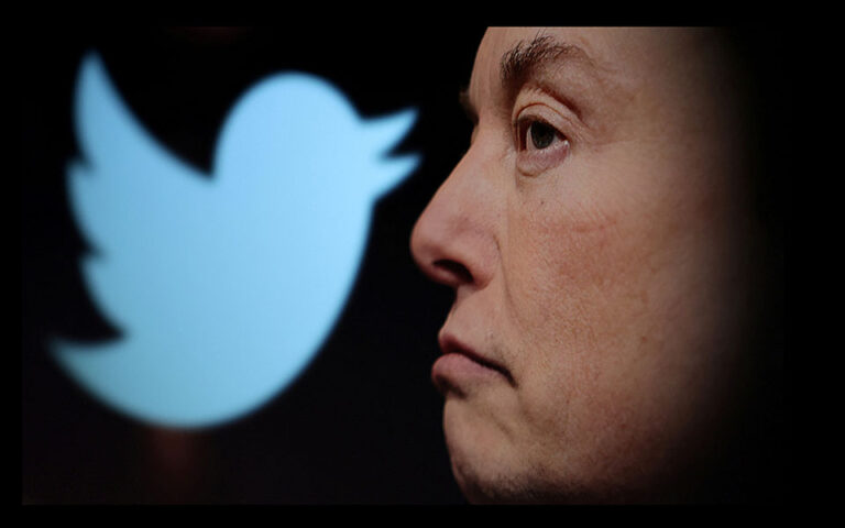 Ο Έλον Μασκ ολοκλήρωσε τη συμφωνία για την αγορά του Twitter – Καρατόμησε τους επικεφαλής του