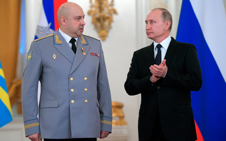 «Τεταμένη η κατάσταση»: Τι λέει ο διοικητής των ρωσικών δυνάμεων στην Ουκρανία