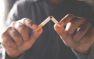 Το τσιγάρο που «άναψε» ξανά τη συζήτηση για τον αντικαπνιστικό-1