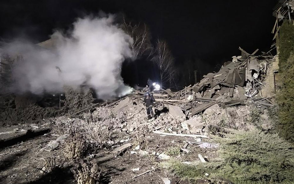 Ουκρανία: Πολλαπλές εκρήξεις στο Κίεβο –  Ένας νεκρός, ανησυχία για τις ενεργειακές υποδομές-1
