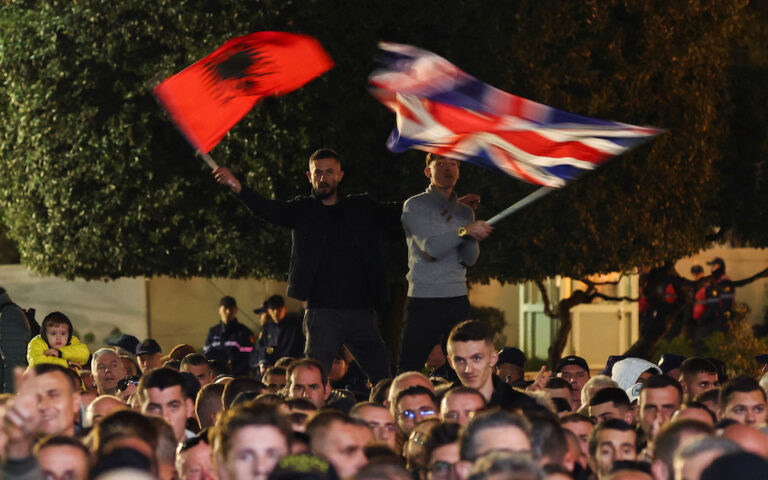 Φτώχεια και ψεύτικες υποσχέσεις οδηγούν χιλιάδες Αλβανούς στη Βρετανία