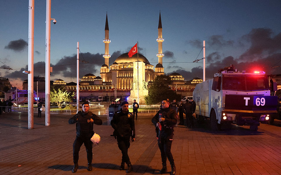 Κωνσταντινούπολη: Τουλάχιστον έξι νεκροί και 53 τραυματίες από την ισχυρή έκρηξη – Οι δηλώσεις Ερντογάν-4