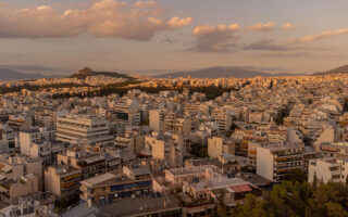 «Κανένα μέρος δεν συγκρίνεται με την Ελλάδα» – Ευρωπαίοι που αγόρασαν σπίτι στη χώρα μας μιλούν στην «Κ»-1