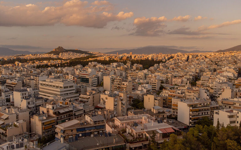 Ποιοι ξένοι αγόρασαν σπίτι στην Ελλάδα και πόσα έδωσαν
