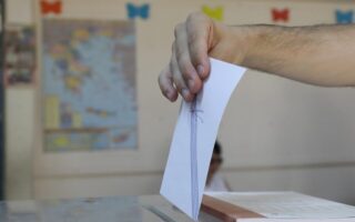 Εκλογές: Βουλευτές στο «κόκκινο» λόγω απογραφής – Ο γρίφος των εδρών-1