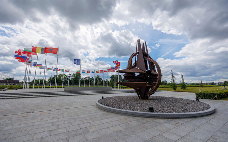 Reuters: Διαβουλεύσεις την Τετάρτη στο ΝΑΤΟ μετά το αίτημα της Πολωνίας για ενεργοποίηση του άρθρου 4