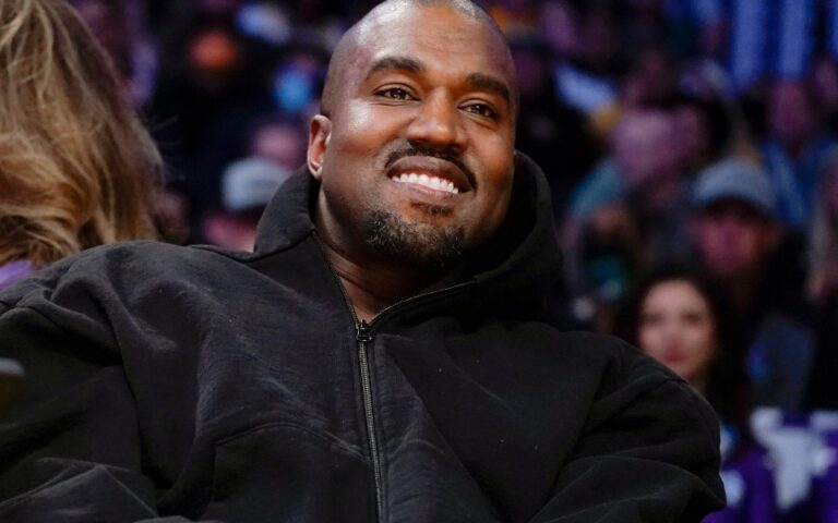 Οι φαν του Κάνιε Γουέστ θέλουν να κάνουν πράξη το «Make Kanye West a Billionaire Again»