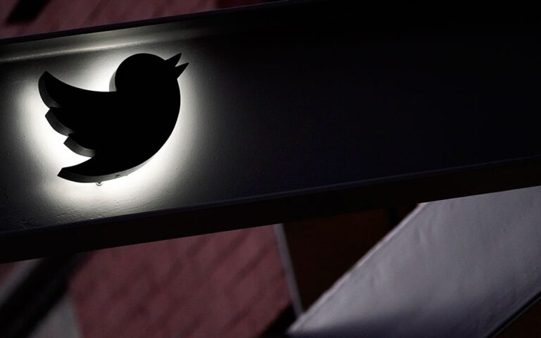 Twitter: Καταργεί την πολιτική για την παραπληροφόρηση κατά της COVID-19