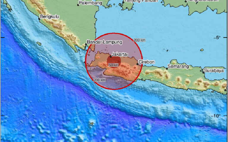Ινδονησία: Σεισμός 5,6 Ρίχτερ κοντά στη Τζακάρτα – Τουλάχιστον 56 νεκροί