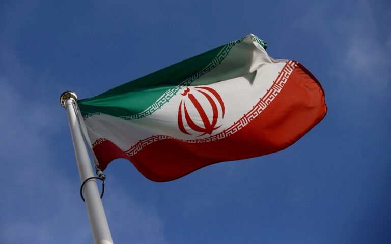 Το Ιράν λέει ότι κατασκεύασε υπερηχητικό πύραυλο