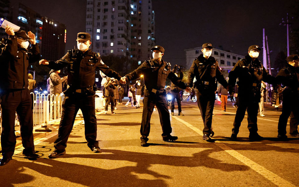 Κίνα: Ξεχειλίζει η οργή κατά της «Zero Covid» – Πρωτοφανείς διαδηλώσεις σε Γουχάν και Σαγκάη-3