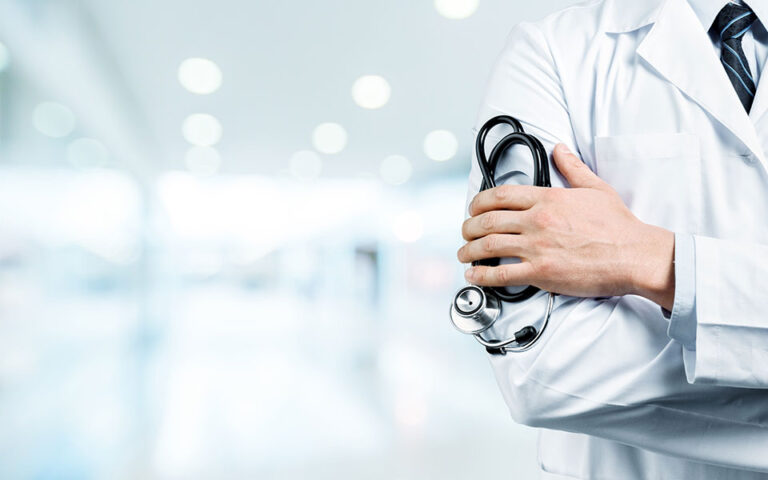Υπουργείο Υγείας: Οι 9 άξονες του νομοσχεδίου – Τι αλλάζει για τους γιατρούς του ΕΣΥ