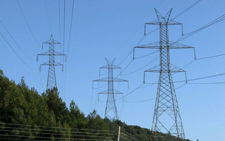 Ηλεκτρικό ρεύμα: Υπερκέρδη 2,4 δισ. δόθηκαν σε επιδοτήσεις