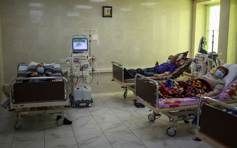 Ουκρανία: Οι διακοπές ρεύματος αγκάθι για τα νοσοκομεία – Κορώνα-γράμματα η ζωή για τους βαρέως πάσχοντες