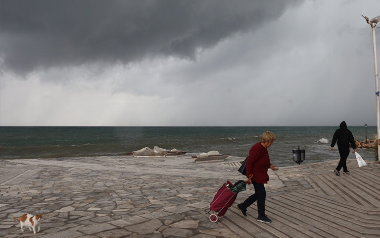 Κακοκαιρία «EVA»: Μεγάλα ύψη βροχής στην Αττική – Πού θα «χτυπήσουν» τα φαινόμενα τη Δευτέρα