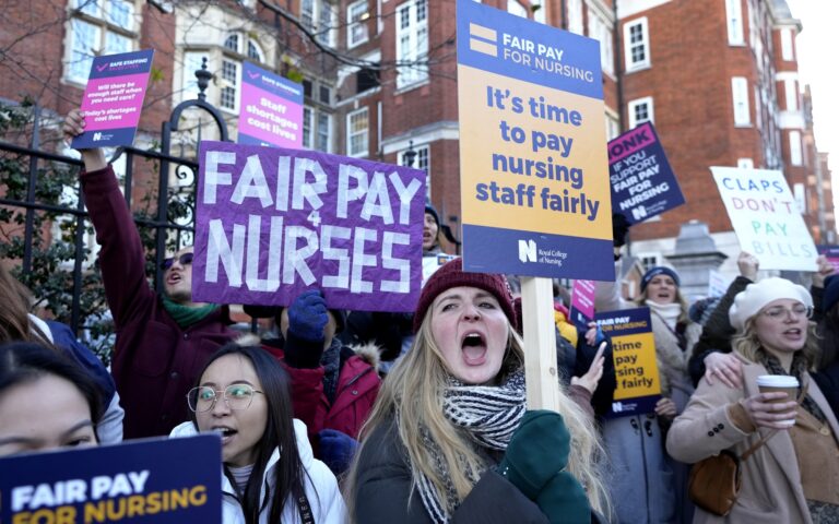Ιστορική απεργία νοσηλευτών στη Βρετανία