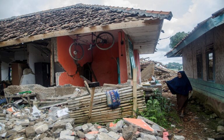 Ινδονησία: Νέος μεγάλος σεισμός στη Δυτική Ιάβα