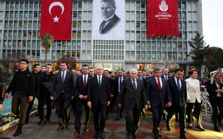 Τουρκία – Καταδίκη Ιμάμογλου: Η αντιπολίτευση υπόσχεται να βάλει τέλος στην «τυραννία»