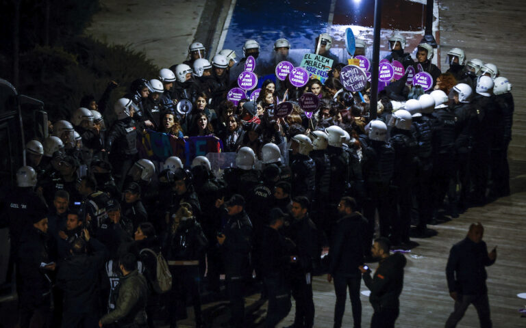 Τουρκία: Τι κάνει τους νέους να θέλουν να φύγουν στο εξωτερικό